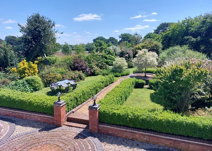 Best Lichfield Cheap Hotels to Explore